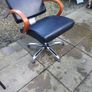 Hairdressing chair for wash basin Image 3