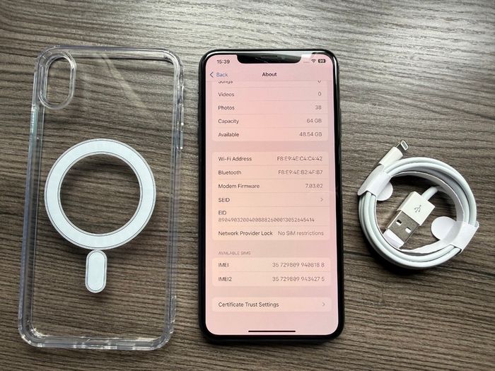 iPhone XS Max 64GB Unlocked 99% battery life