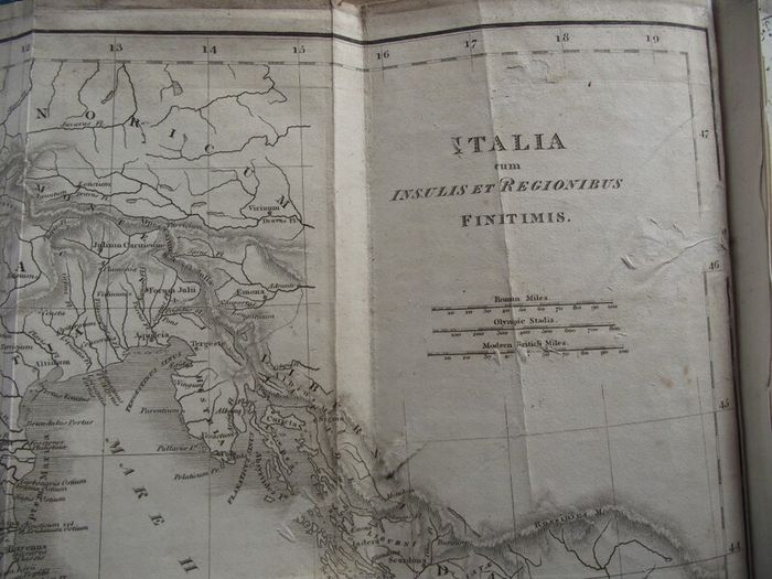The Decline and Fall of the Roman Empire - Edward Gibbon - Priestley and Weale London - 1822