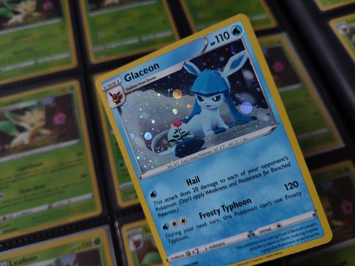 Glaceon ! Promo ! Holo ! Sword and Shield Era ! 2022 ! Pokemon Card ! Eeveelution !