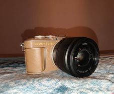 Olympus Pen E-PL9 + Lumix 25mm F1.7 lens Bundle