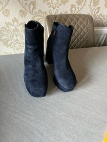 Carvella ankle boots  size 6 great condition.