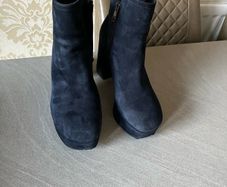 Carvella ankle boots  size 6 great condition.