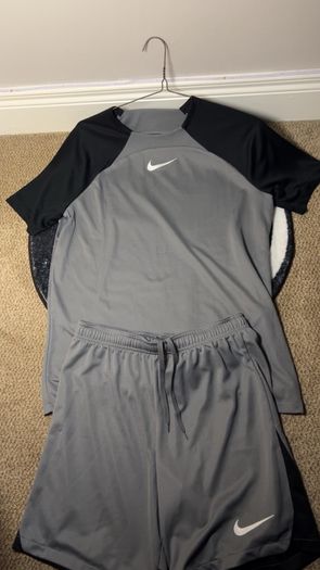 Nike Stride 2 Piece Set