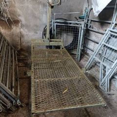 sheep trimming table