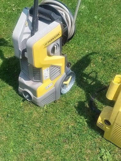 2 power washers (read description)