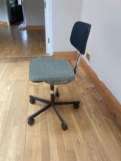 Swivel Chair / Office Chair / Vintage
