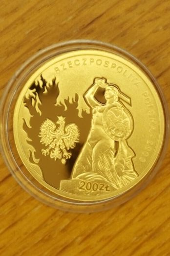 Poland 200 zlotych, 22ct gold coins