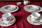 14 Piece Royal Crown Derby English Bone China Derby Posies Pattern Dinner &amp; Tea Set For 2 Person Setting Made In England