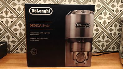 De'Longhi Dedica Espresso Coffee Machine | Mint Condition | Boxed