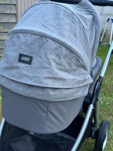 Mamas and Papas pram + Cybex seat and isofix bundle
