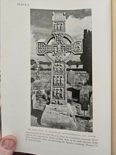 A View Of Ireland. 12 Essays On Different Aspects Of Irish Life And The Irish Countryside.  Edited By James Meenan & David A. Webb. First Edition Large Volume Hardback In Good Condition. See Photos For Same.