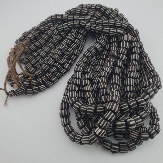 Vintage African Style White Stripe 10mm - 10.9mm Glass Beads necklace Strand