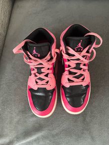 Pink and black Nike Air Jordan's UK4.5