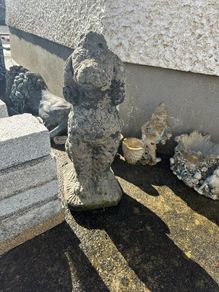 Garden stone ornaments dog