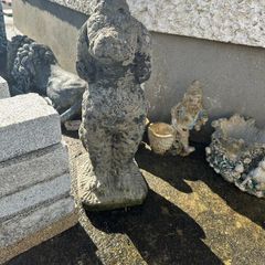 Garden stone ornaments dog