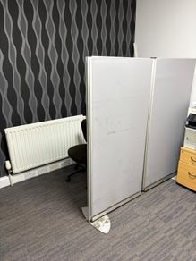 Free Office partitions ( 6 panels and legs)