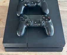 Sony PS4 and 2 controllers