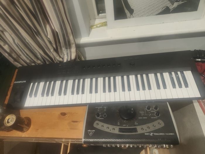 Native instruments komplete kontrol a61