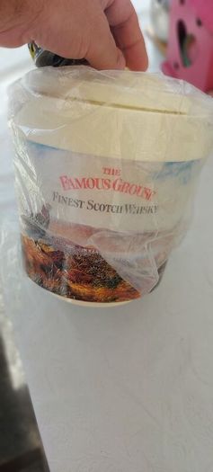 vintage 70s 80s ,new old stock Famous Grouse  ice bucket with lid,,,sold as is.