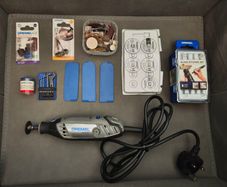 Dremel 3000 including flight case and over 100 euro worth of accessories