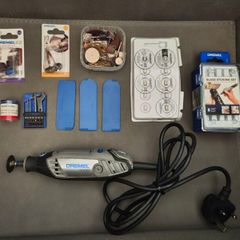 Dremel 3000 including flight case and over 100 euro worth of accessories
