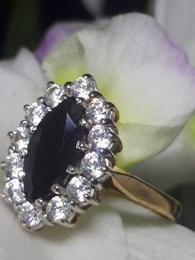 Vintage Gold Sapphire Cluster Ring