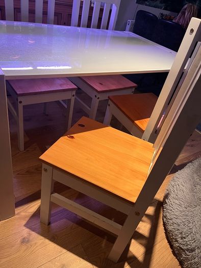 table and chairs