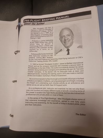 Pre-Flight Briefing Manual. Mike Woodgate