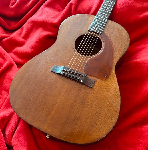 Vintage 1968 Gibson LG0