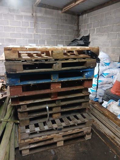Pallets for free x 11