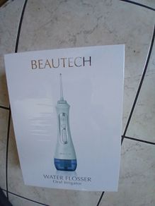 Water flosser oral irrigator