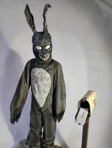 Donnie darko figurine