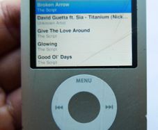 Apple A1236 iPod Nano 3rd Generation 4GB Black Music Player