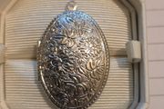 925 Sterling Silver Oval Locket with Floral Engraving