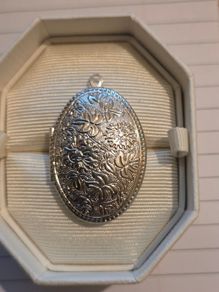 925 Sterling Silver Oval Locket with Floral Engraving