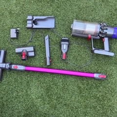 Dyson V10
