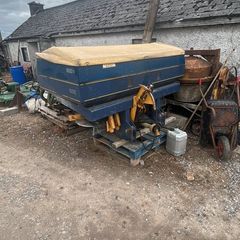 Manure spreaders