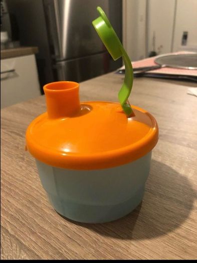 Tupperware dispenser