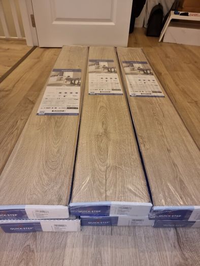 Quick-Step Laminate Flooring - Classic Oak Beige 8mm and 12mm