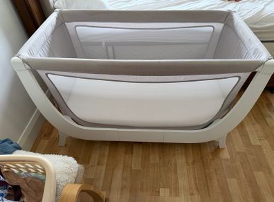 Shnuggle Air bedside crib + cot conversion + Shnuggle bath + ClevaMama mattress