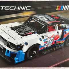 Lego TECHNIC 42153 NASCAR Next Gen Chevrolet Camaro