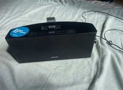 FREE iPod iPhone docking station speaker Philips