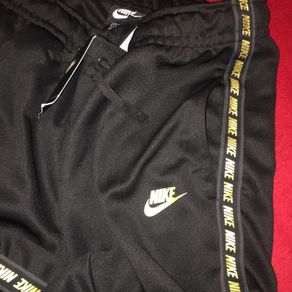 Nike men tracksuit bottoms size L brand new