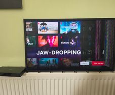 TV The Frame (2023) - Samsung 32 inches ( screen damaged)