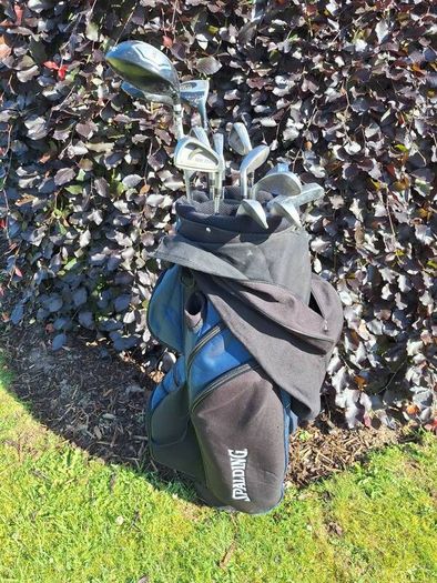 Golf clubs. Full starter set and bag.