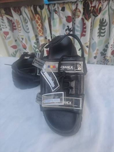 Platform buffalo London style sandals