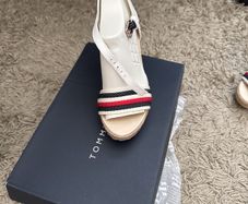 Tommy Hilfiger wedges size 5