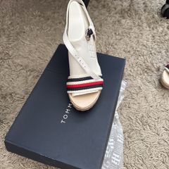 Tommy Hilfiger wedges size 5