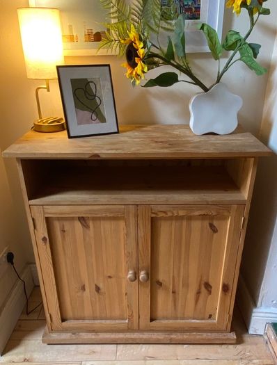 Solid wooden storage press